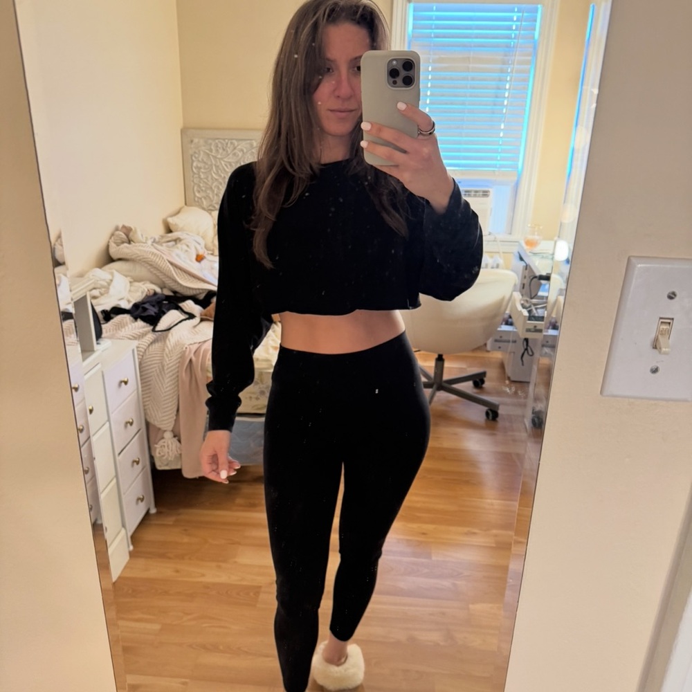 ALO Yoga Black Long Sleeve Crop Top - Picture 6 of 7